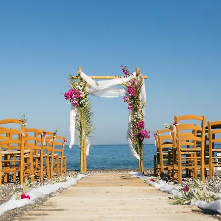 מלון Eco And Magic Garden גנאדי