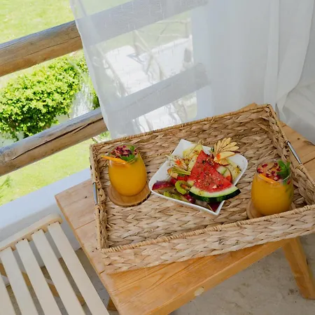 Eco And Magic Garden מלון גנאדי